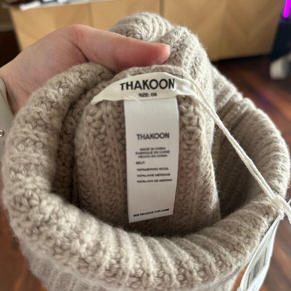 Thakoon Unic Turtleneck Scarf Tunic Cowl 100% Merino Wool One Size Oatmeal NWT - Picture 7 of 8